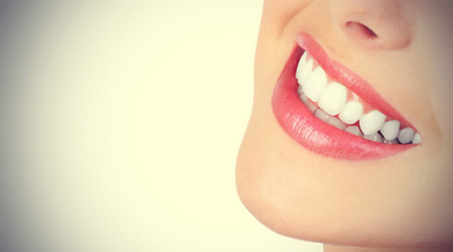  6 cách để có hàm răng trắng sáng bằng các nguyên liệu nhà bếp